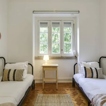 Cosy 3bed Flat, 5 Mins To Belem شقة